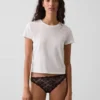 Bikini tipo «cheeky» de encaje
