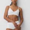 Bralette triangular sin costuras con tejido acanalado