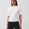 Camiseta Gapstudio con bolsillo y espalda redondeada