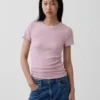 Camiseta moderna de cuello redondo