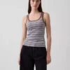 Camiseta sin mangas con cuello redondo acanalado