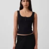 Camiseta sin mangas de pijama tipo Henley con encaje de canalé fino