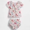 Conjunto floral para bebé