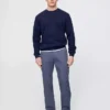Pantalones caqui rectos modernos