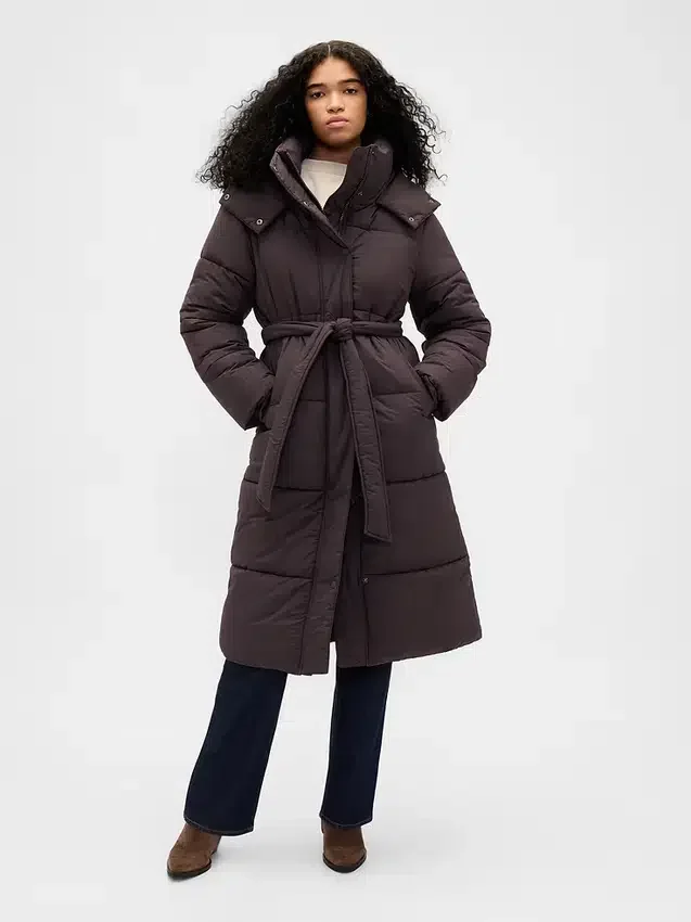Abrigo acolchado largo con cinturón
