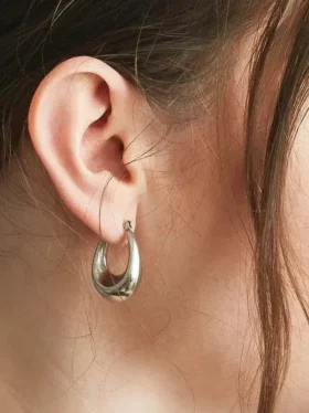 Aretes de aro ovalados de plata de Admiral Row