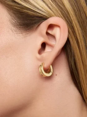 Aretes de aro tipo «huggie» mini de Ana Luisa Wade