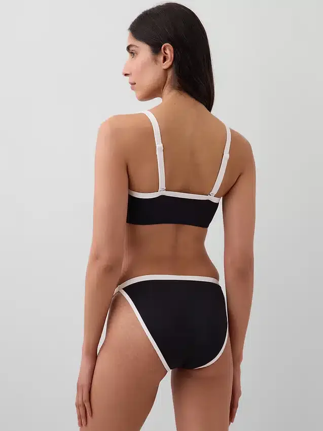 Bajo de bikini