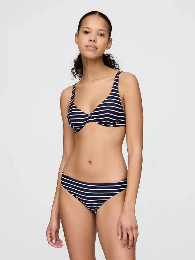 Bikini clásico de las partes de abajo