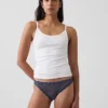 Bikini tipo «cheeky» de encaje