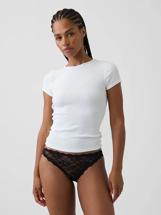 Bikini tipo «cheeky» de encaje