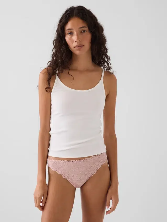 Bikini tipo «cheeky» de encaje