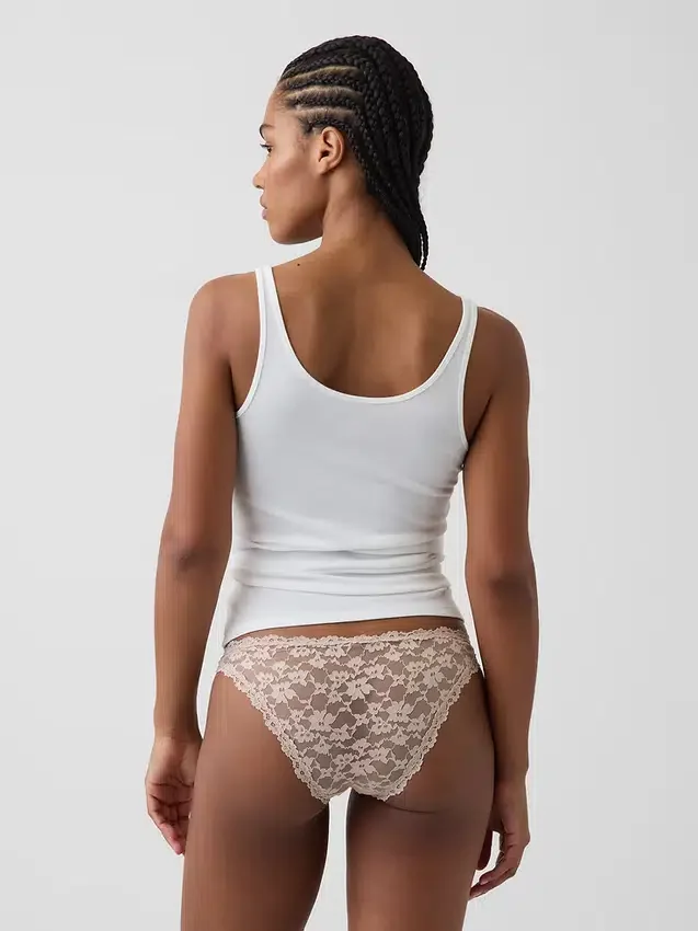 Bikini tipo «cheeky» de encaje