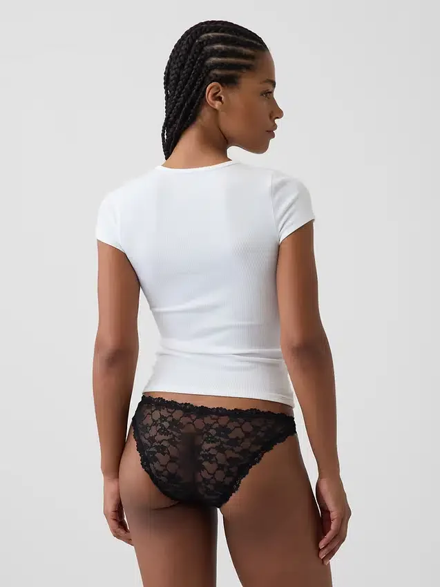 Bikini tipo «cheeky» de encaje