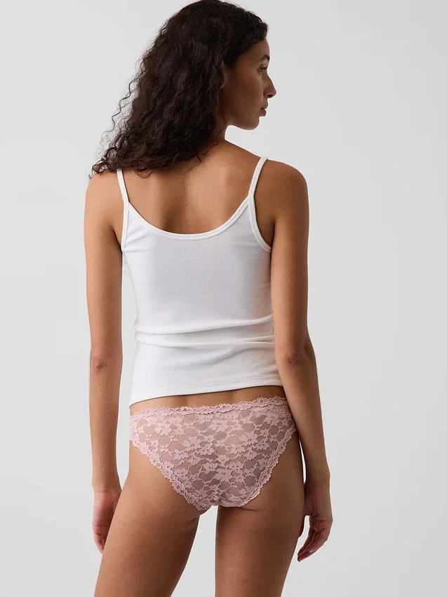 Bikini tipo «cheeky» de encaje