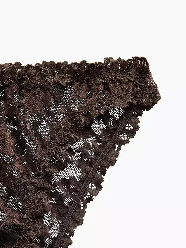 Bikini tipo «cheeky» de encaje