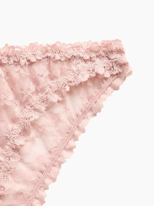 Bikini tipo «cheeky» de encaje