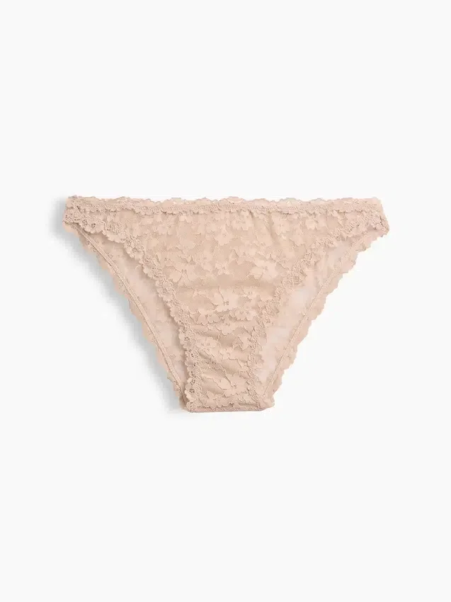 Bikini tipo «cheeky» de encaje