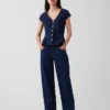Blusa ajustada de mezclilla con mangas casquillo y peplum