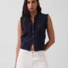 Blusa con botones en la parte delantera, pliegues y ribete de encaje