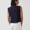 Blusa con botones en la parte delantera, pliegues y ribete de encaje