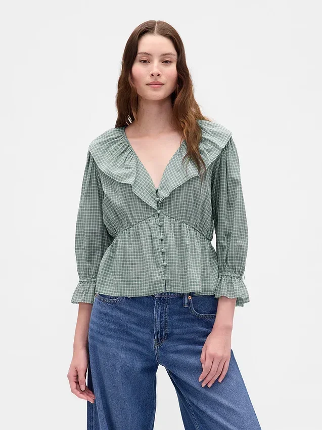 Blusa con cuello en V y volantes