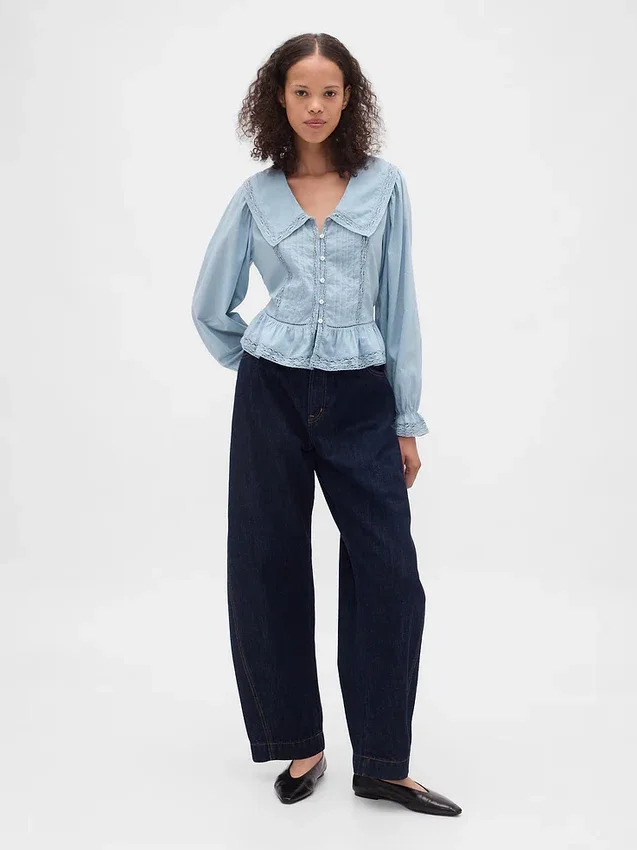Blusa con peplum, cuello en V y cuello