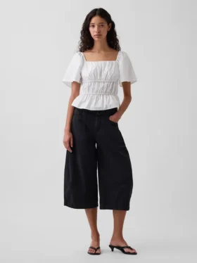 Blusa con peplum y cuello cuadrado