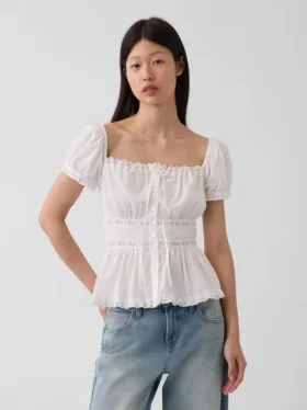Blusa con peplum y ribete de encaje, cuello cuadrado