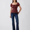 Blusa con peplum y ribete de encaje, cuello cuadrado