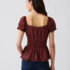 Blusa con peplum y ribete de encaje, cuello cuadrado