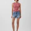 Blusa corta con peplum de cuadros vichy fruncida
