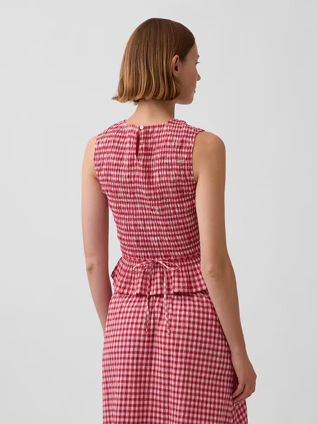 Blusa corta con peplum de cuadros vichy fruncida