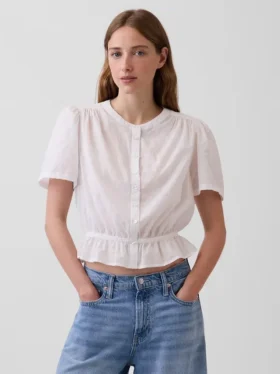 Blusa corta con peplum y cierre frontal de botones