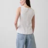 Blusa de cuello barco en mezcla de lino