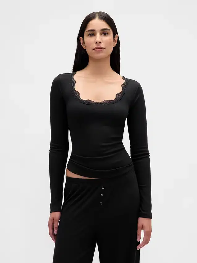Blusa de pijama con ribete de encaje y patrón de mini acanalado