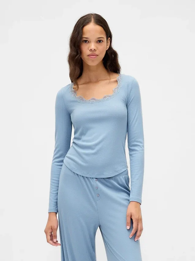 Blusa de pijama con ribete de encaje y patrón de mini acanalado