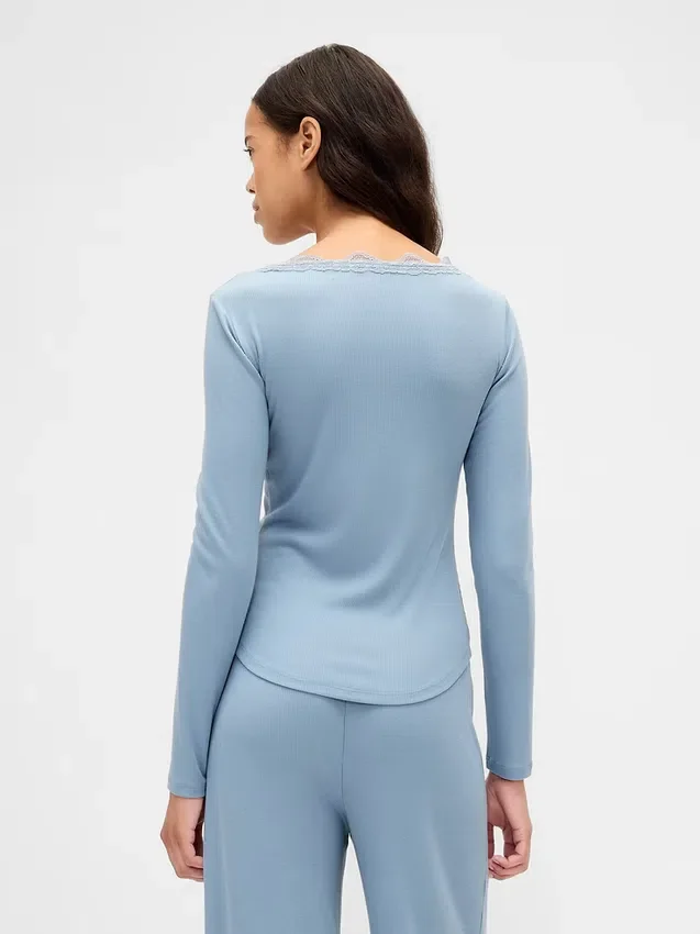 Blusa de pijama con ribete de encaje y patrón de mini acanalado