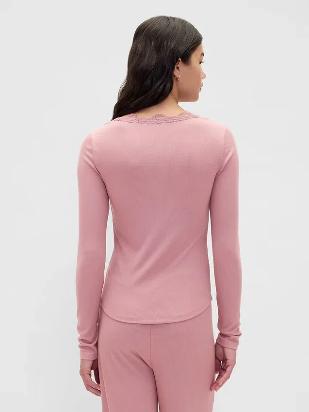 Blusa de pijama con ribete de encaje y patrón de mini acanalado