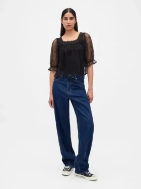 Blusa de tul transparente con bordados