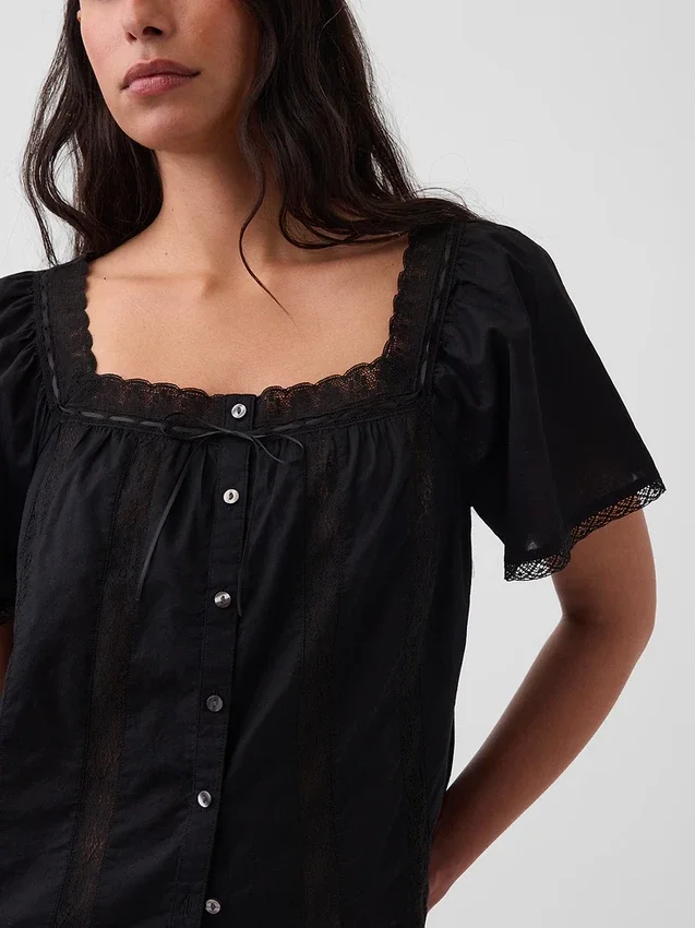 Blusa holgada de cuello cuadrado con ribete de encaje