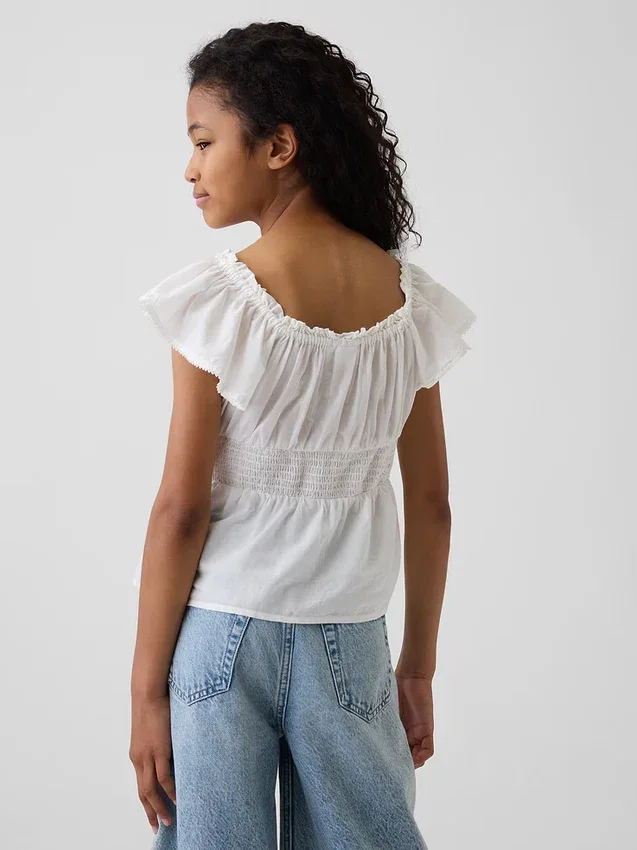 Blusa infantil con mangas con volantes y botones al frente