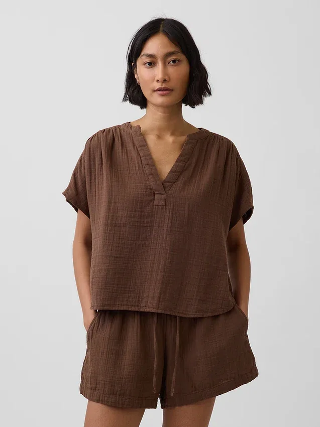 Blusa oversize de gasa de algodón con cuello abierto