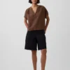 Blusa oversize de gasa de algodón con cuello abierto