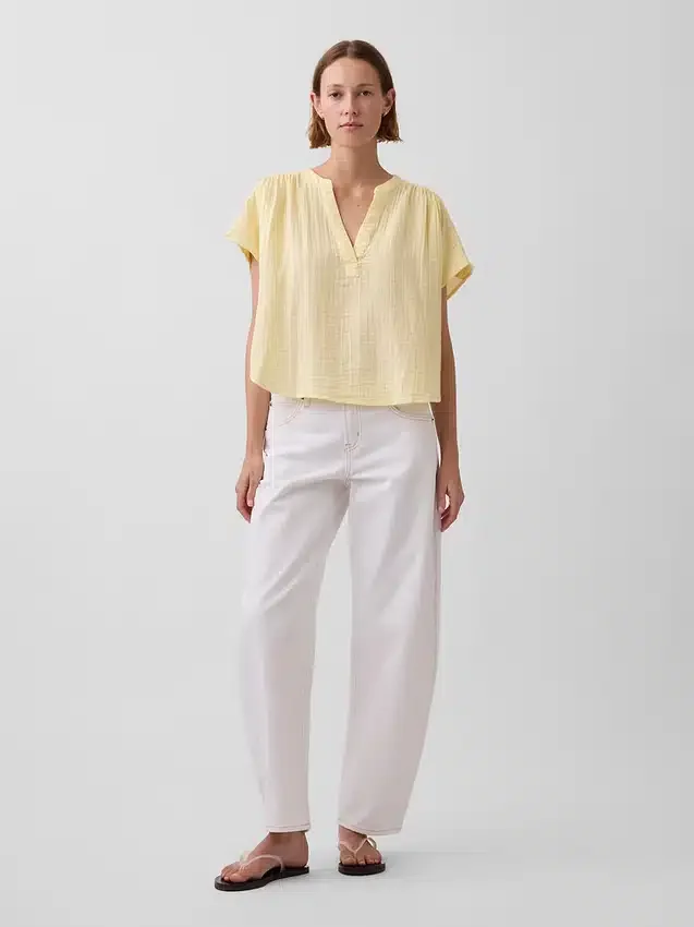 Blusa oversize de gasa de algodón con cuello abierto
