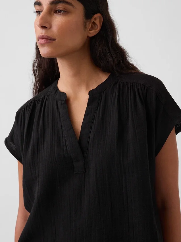 Blusa oversize de gasa de algodón con cuello abierto