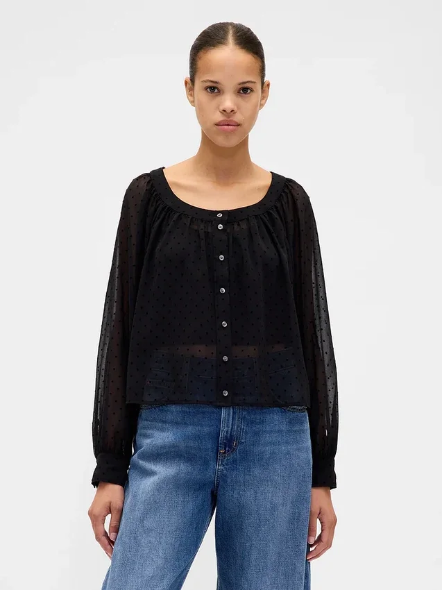 Blusa transparente con botones al frente