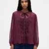 Blusa transparente con inserciones de encaje reciclado y cuello con lazo