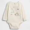 Body de algodón orgánico con bolsillo y logotipo de NYC de la colección «Baby First Favorites»