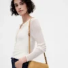 Bolso tipo barril de gamuza vegana